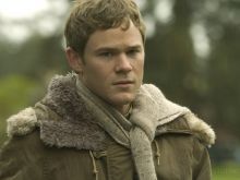 Aaron Ashmore #130180 picture (Landscape Medium)