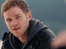 Aaron Ashmore #130181 picture (Landscape Medium)