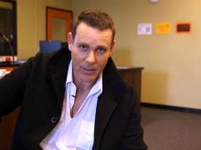 Aaron Jeffery