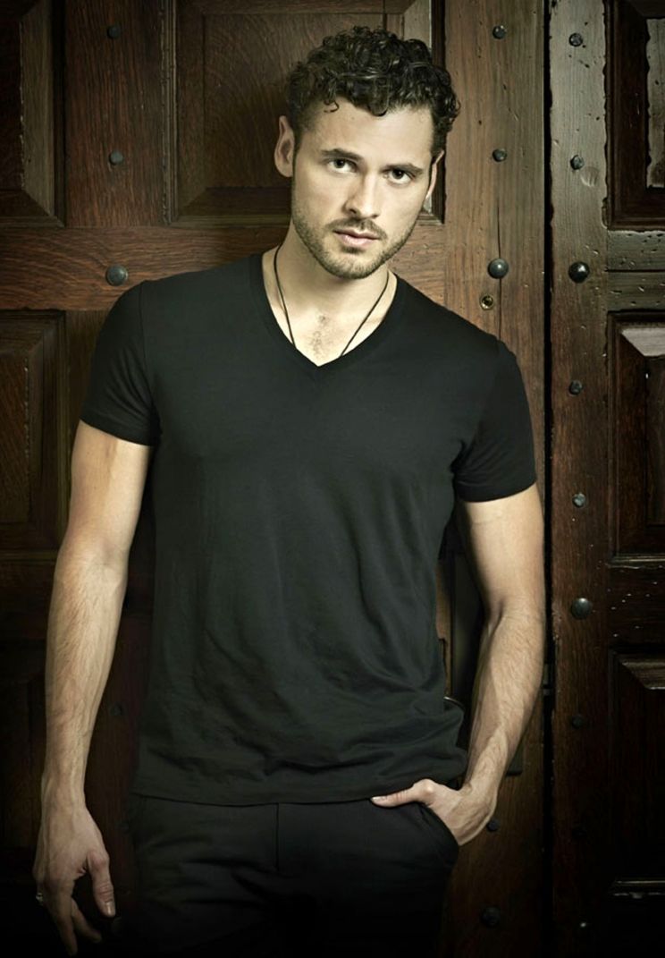 Adan Canto