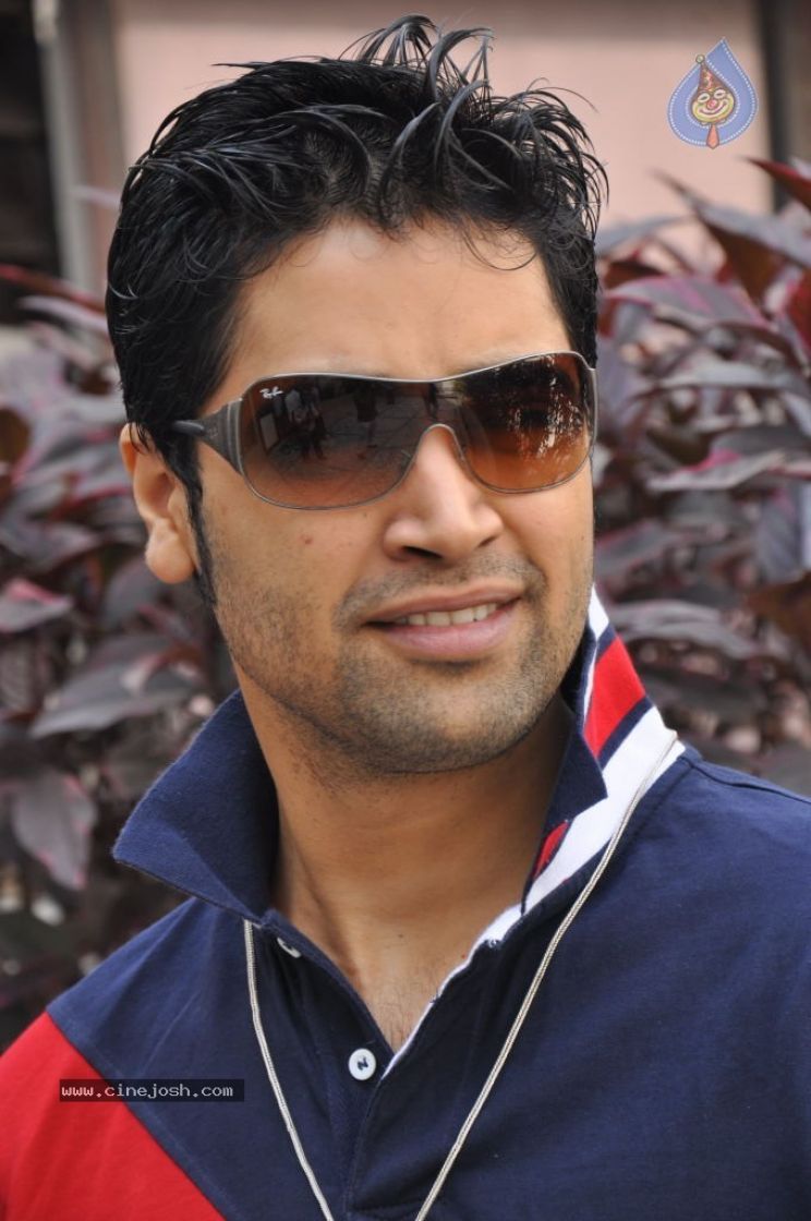 Adivi Sesh