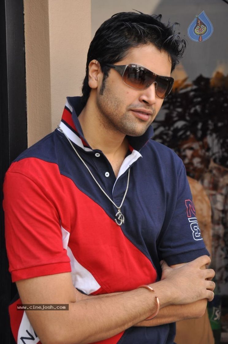 Adivi Sesh