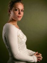 Agnes Bruckner photo