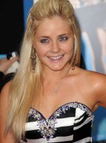 Aimee-Lynn Chadwick #1001833 picture (Portrait Medium)