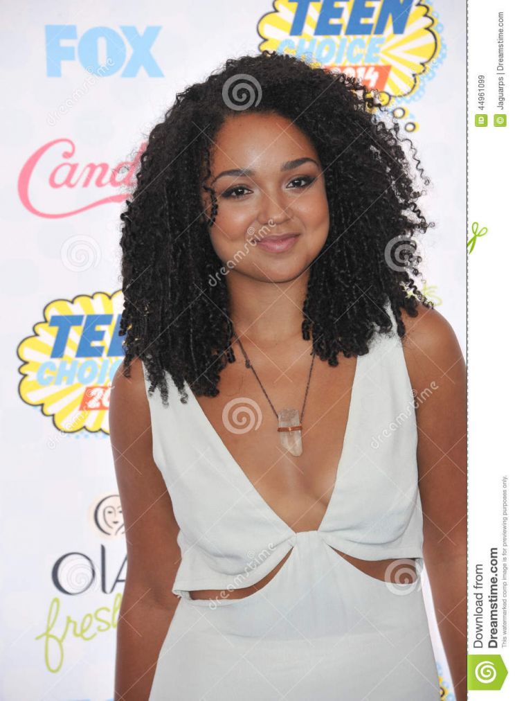 Aisha Dee