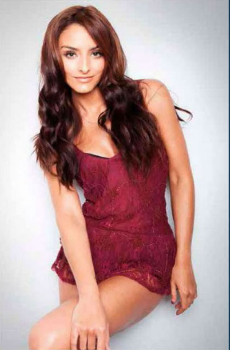 Aislinn Derbez