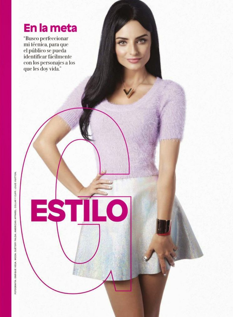 Aislinn Derbez