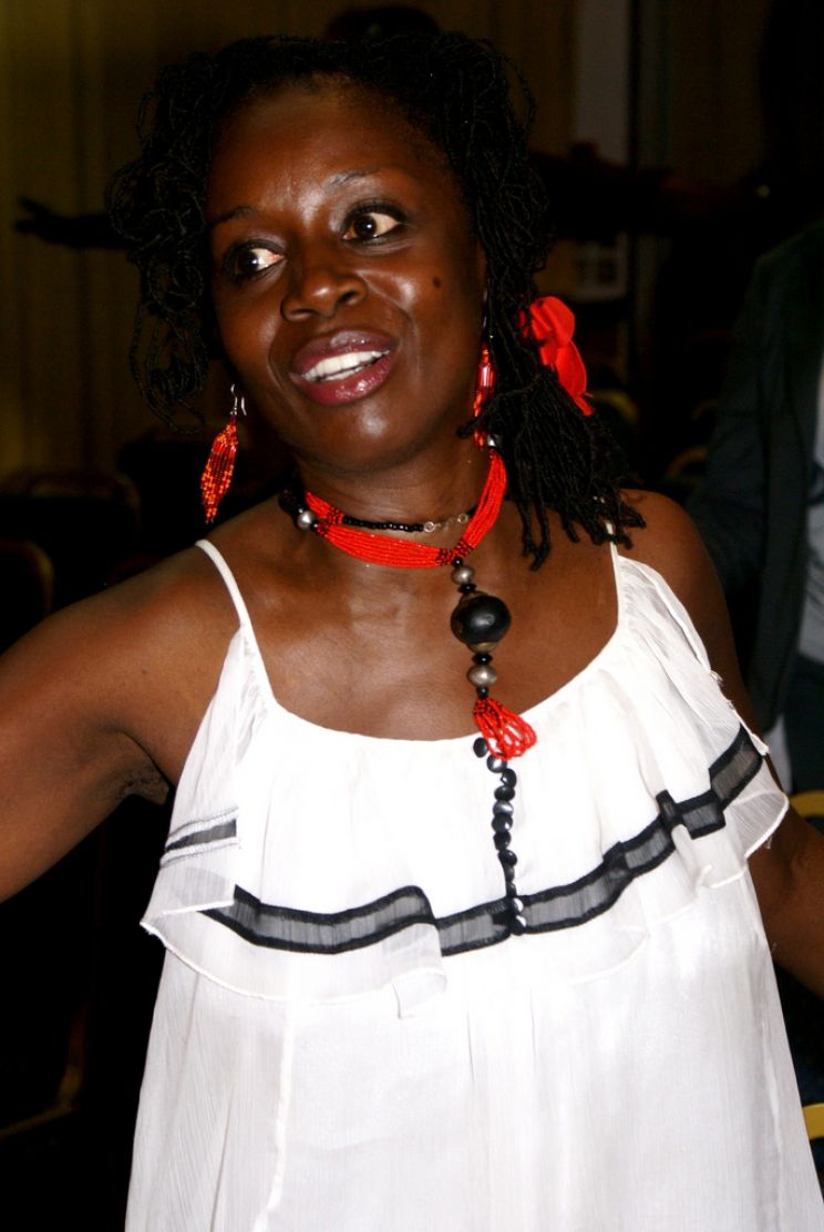 Akosua Busia