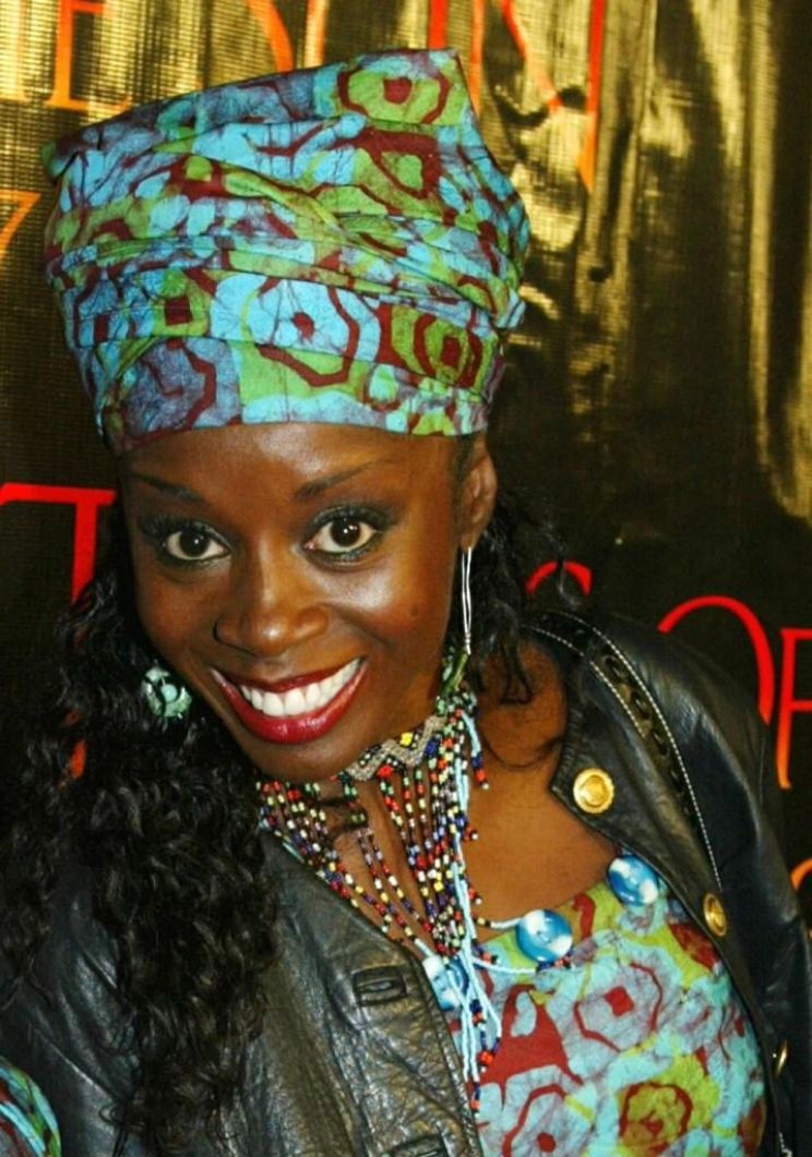 Akosua Busia