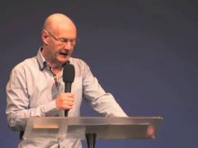 Alan Hewitt