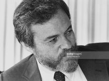 Alan J. Pakula