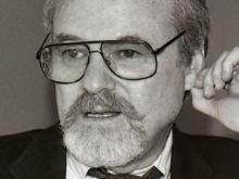 Alan J. Pakula