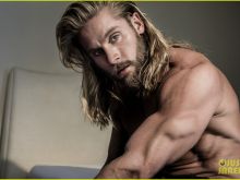 Alan Ritchson