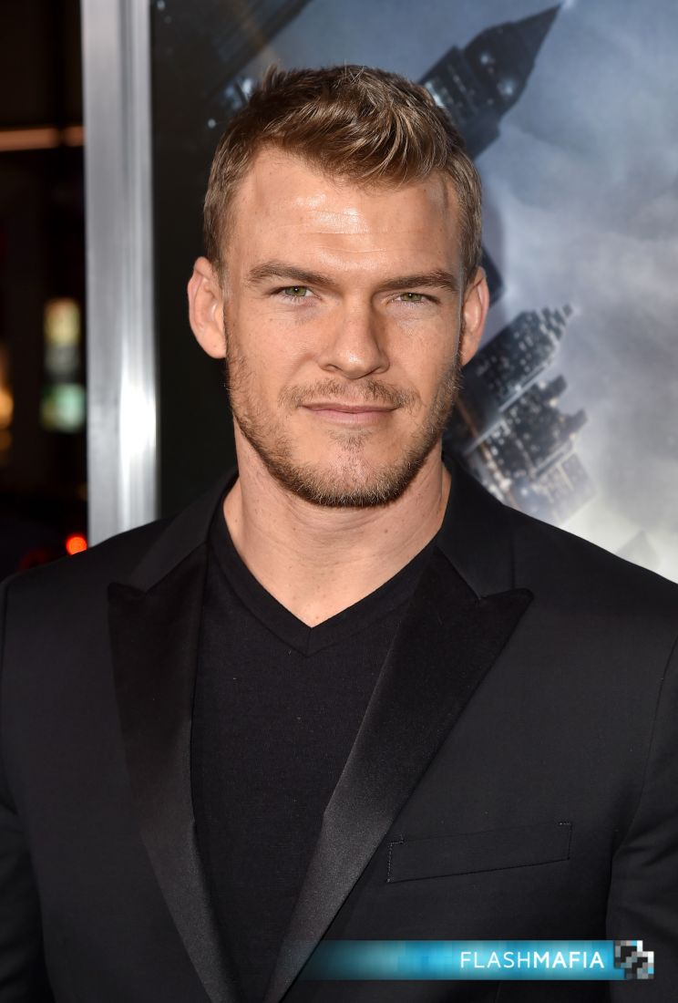 Alan Ritchson