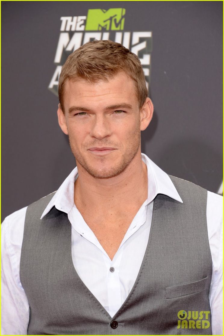 Alan Ritchson