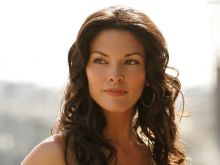 Alana De La Garza