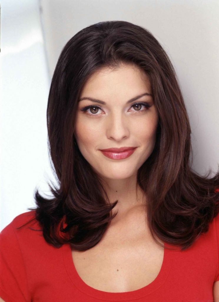 Alana De La Garza