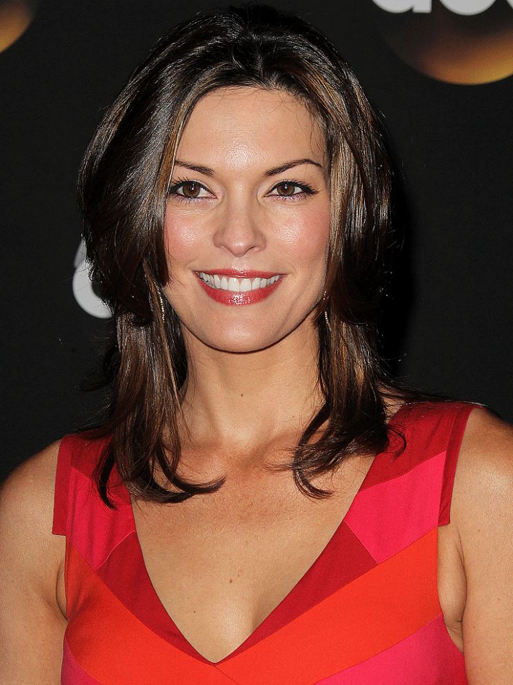 Alana De La Garza