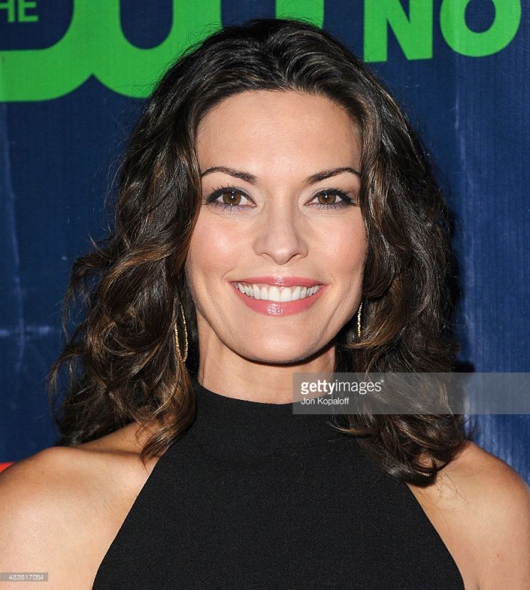 Alana De La Garza