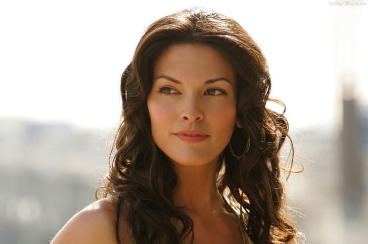 Alana De La Garza