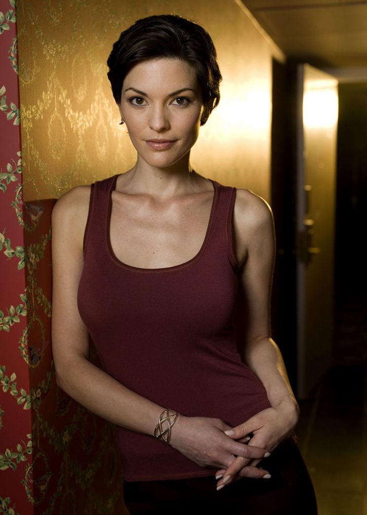 Alana De La Garza