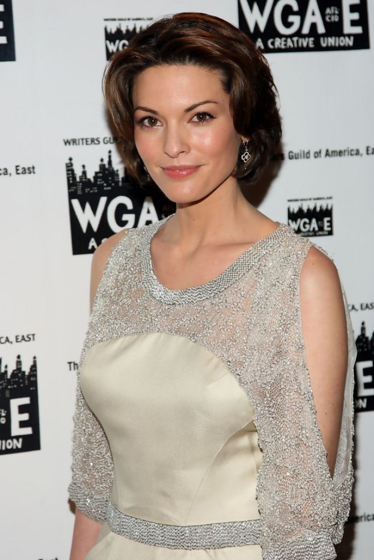 Alana De La Garza