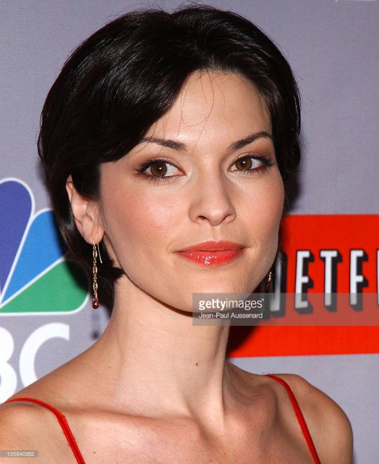 Alana De La Garza
