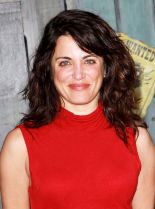 Alanna Ubach photo