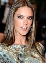 Alessandra Ambrosio photo