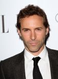 Alessandro Nivola