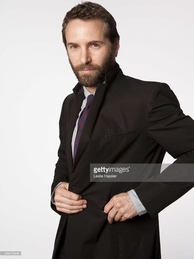 Alessandro Nivola