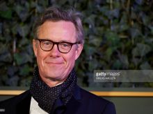 Alex Jennings