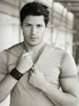 Alex Meraz