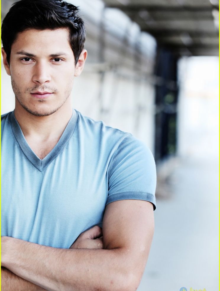 Alex Meraz