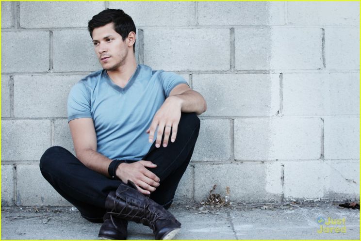 Alex Meraz