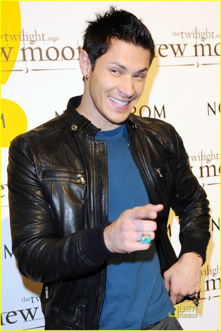 Alex Meraz