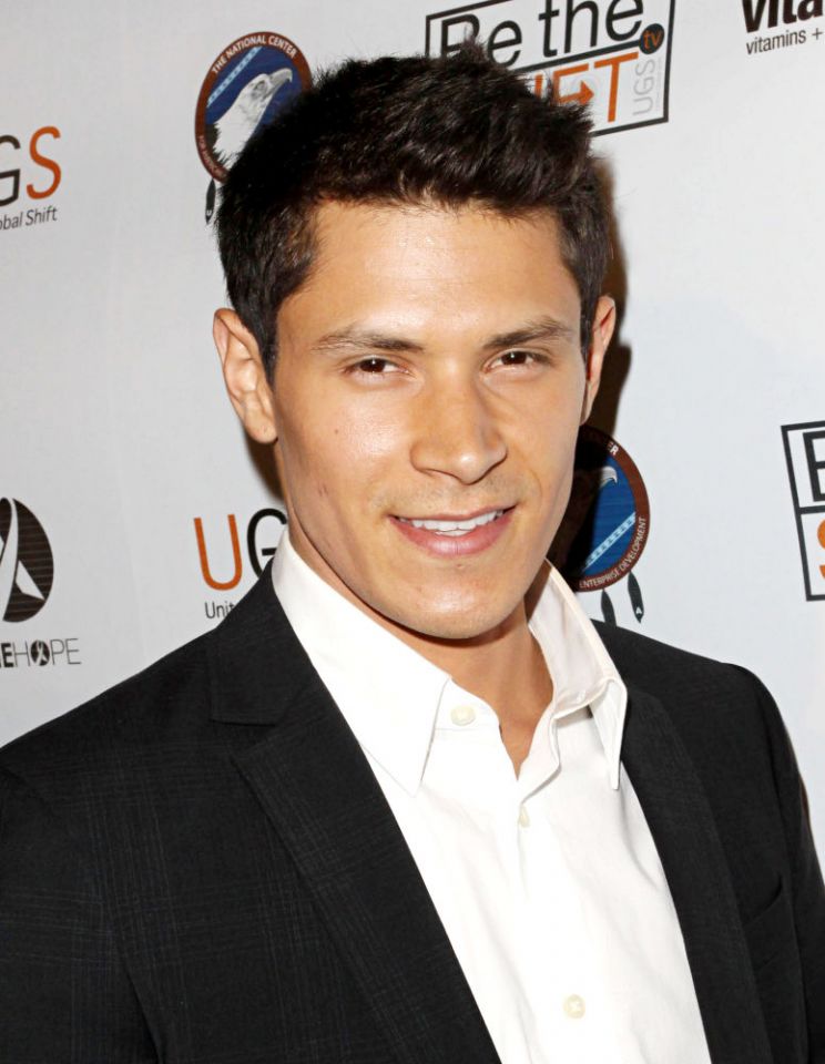 Alex Meraz