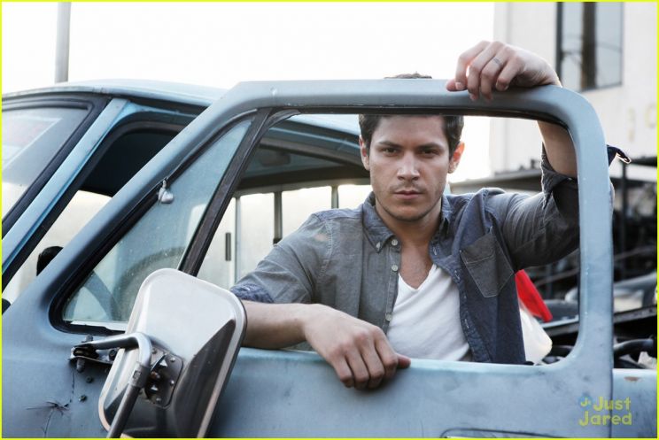 Alex Meraz