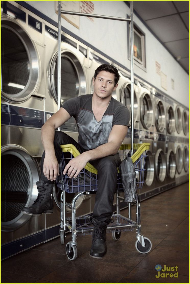 Alex Meraz