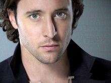 Alex O'Loughlin