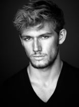 Alex Pettyfer