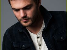 Alex Roe