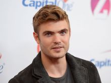 Alex Roe