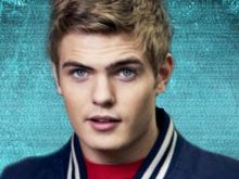 Alex Roe