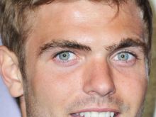 Alex Roe