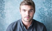 Alex Roe