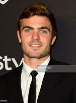 Alex Roe