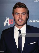 Alex Roe