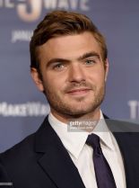 Alex Roe