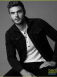 Alex Roe